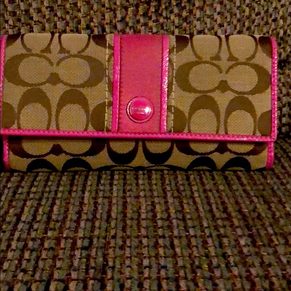 Wallet - Picture 1 of 6